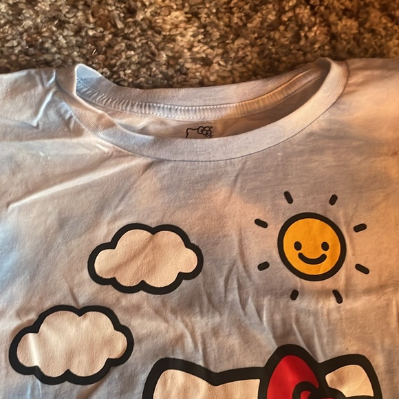 Hello kitty cloud Tee - Picture 5 of 8